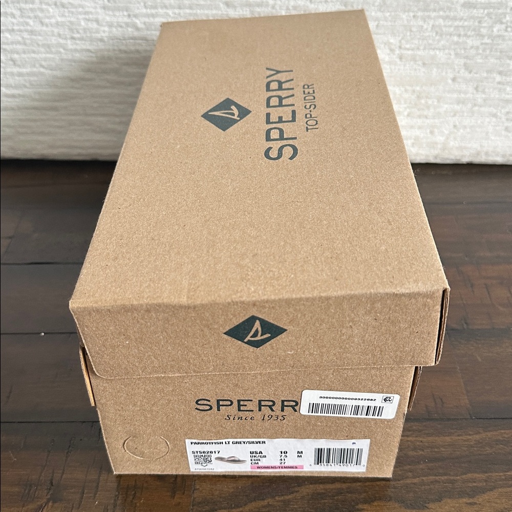 Sperry Lt Gray and Silver Women's Sandals NIB - Picture 5 of 5